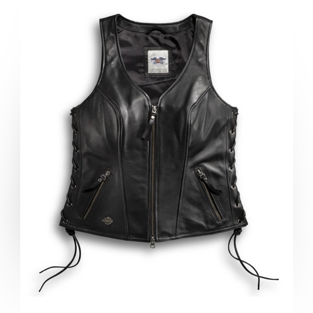 EUC Genuine Harley Davidson Woman’s Avenue leather riding vest.